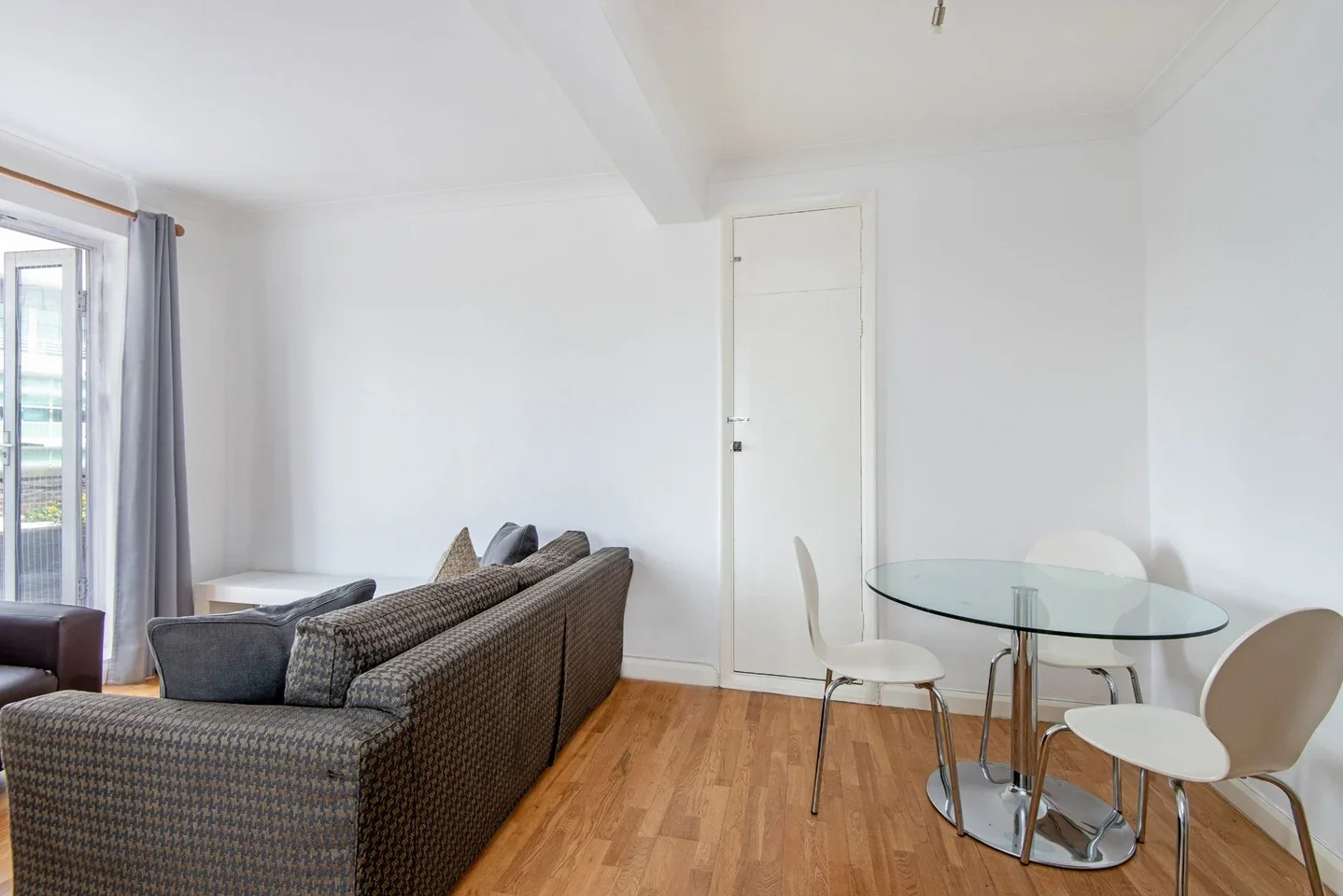 Flat Warren Street in Greater London