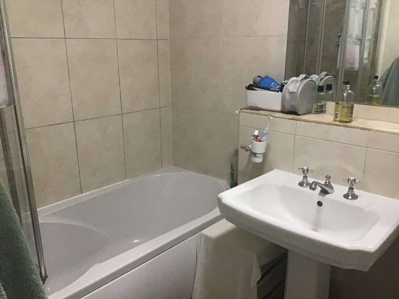 Room Rotherhithe Street in Greater London