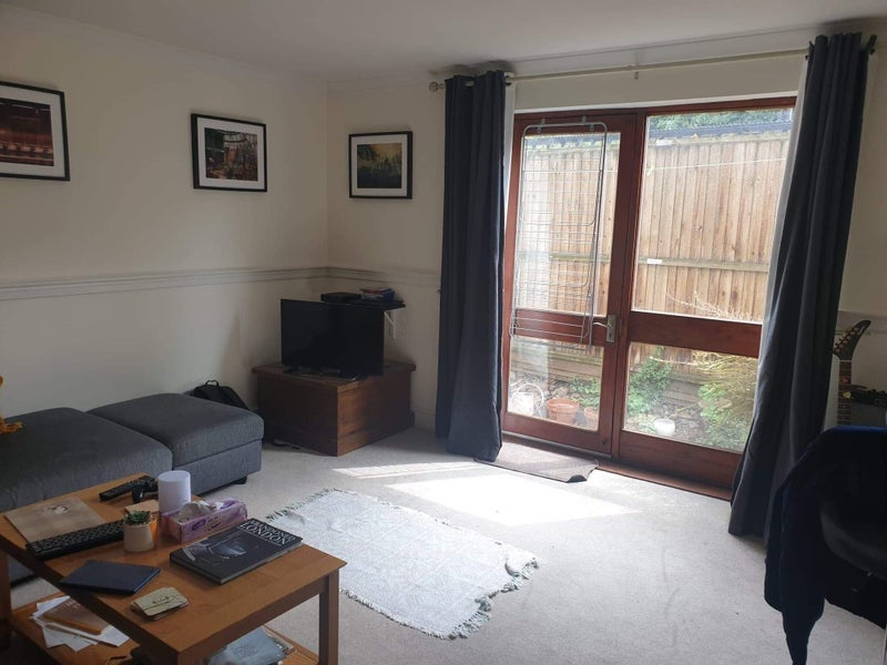 Room Rotherhithe Street in Greater London