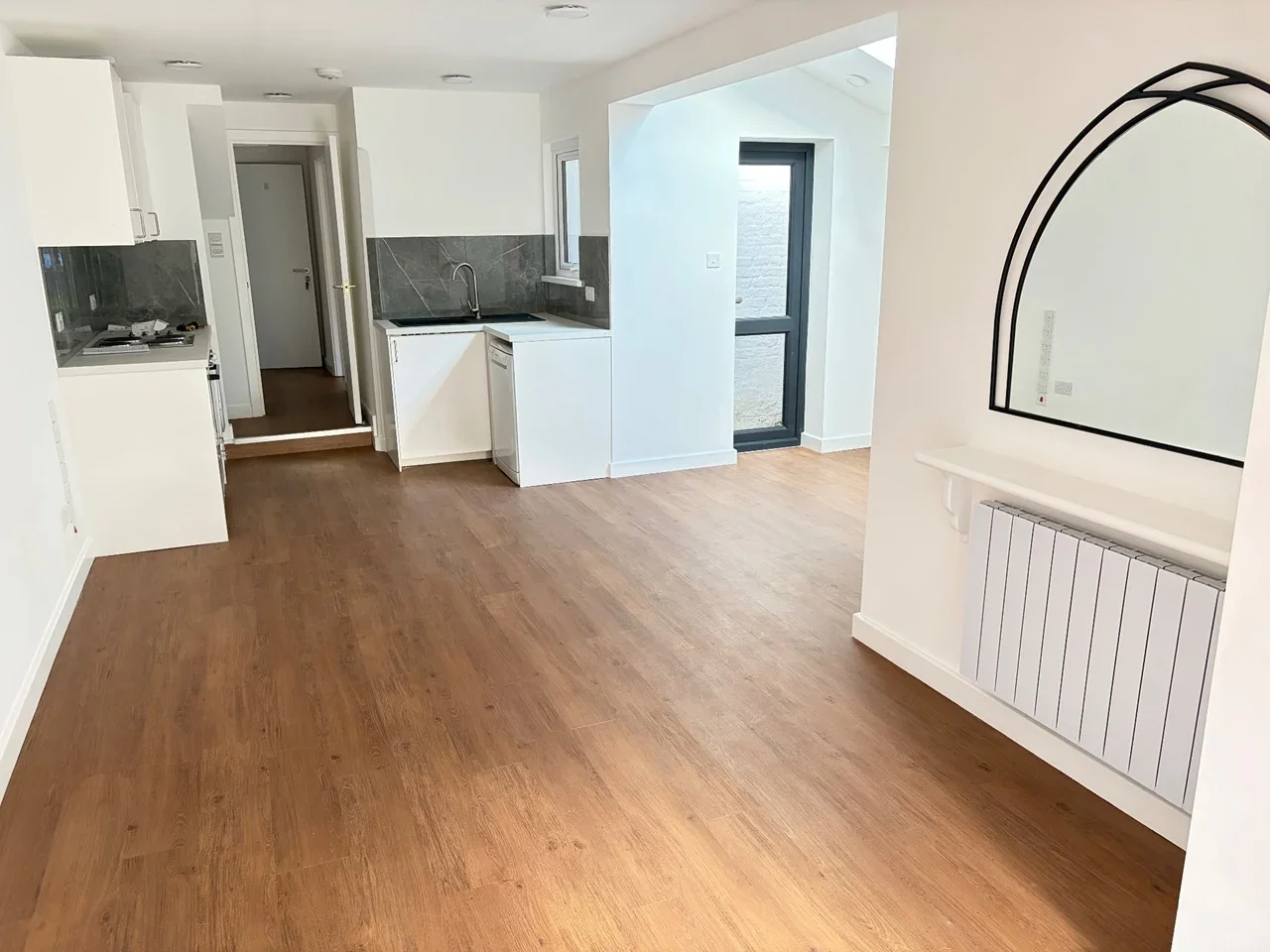 Flat Winchester Street in Greater London