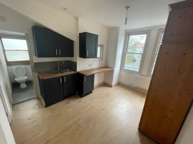 Room Willoughby Lane in Greater London