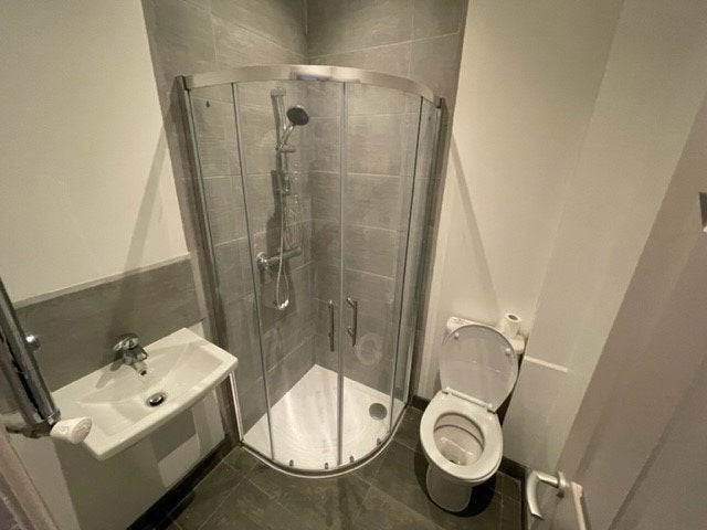 Room Willoughby Lane in Greater London
