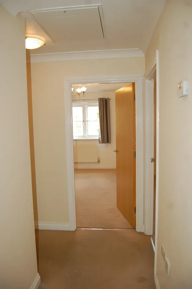 Flat Hooley Lane in Reigate and Banstead