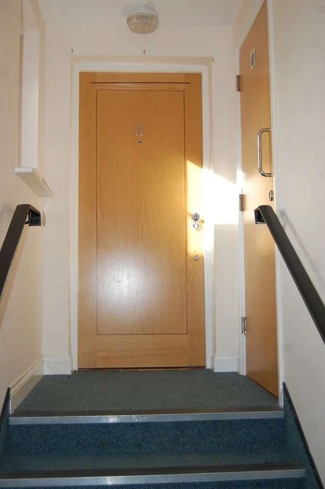 Flat Hooley Lane in Reigate and Banstead