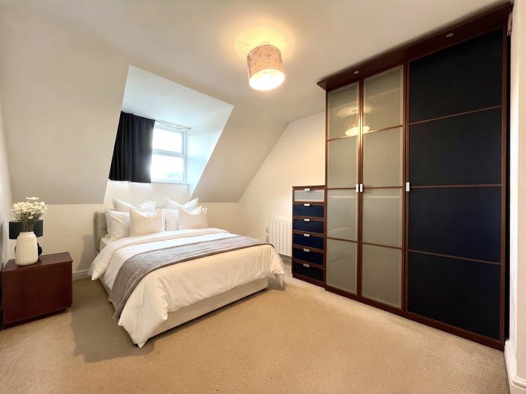 Flat Firsway in Trafford