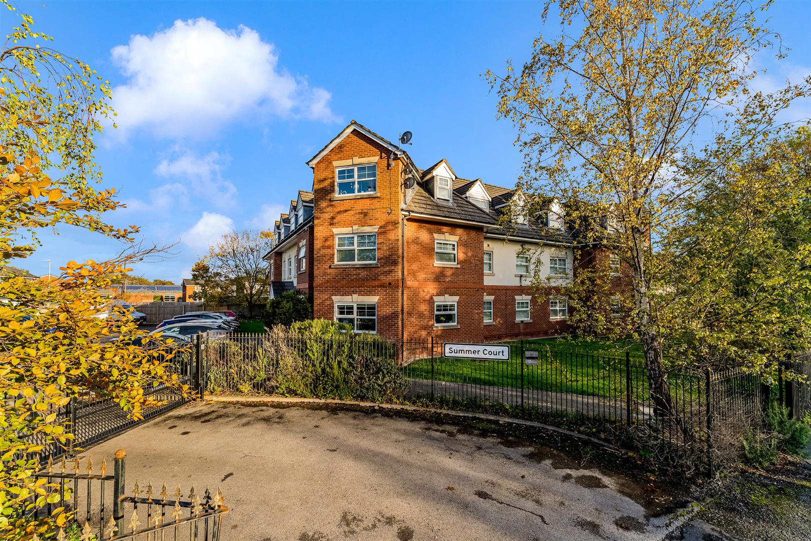 Flat Firsway in Trafford