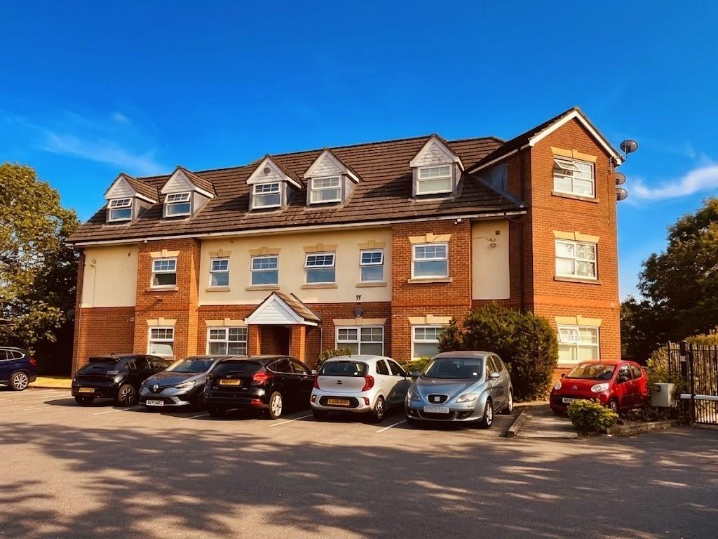 Flat Firsway in Trafford