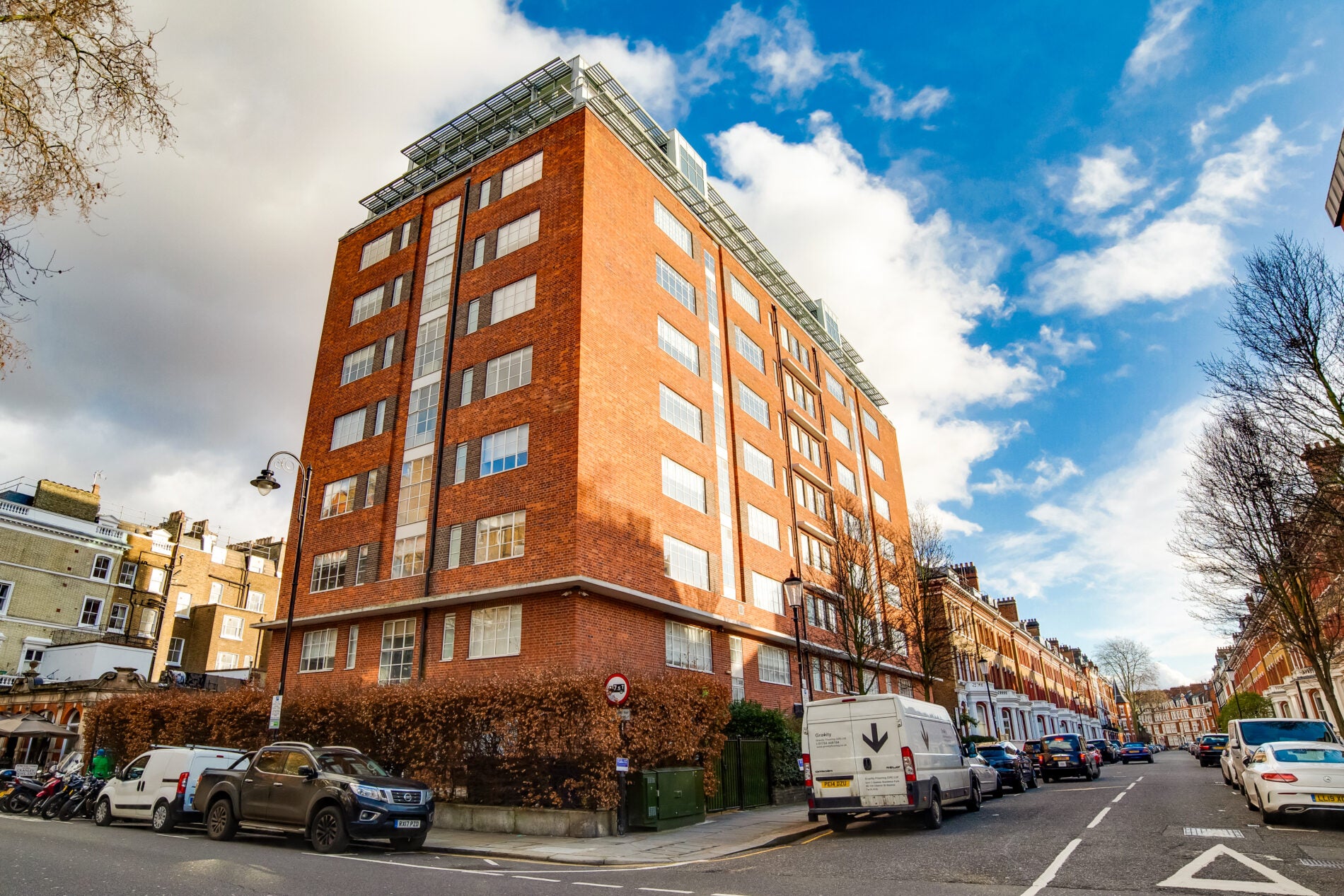 Flat Roland Gardens in Greater London
