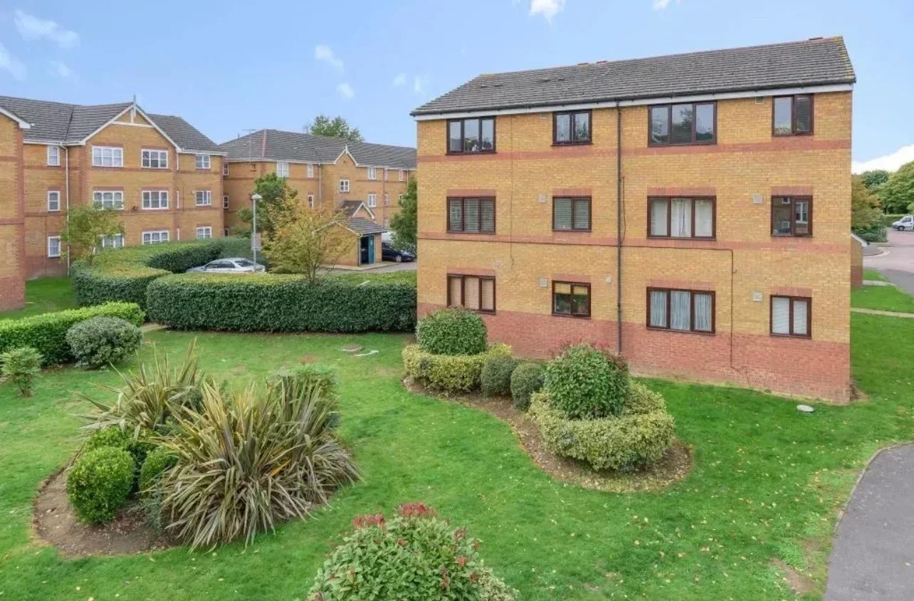 Flat Kingweston Close in Greater London