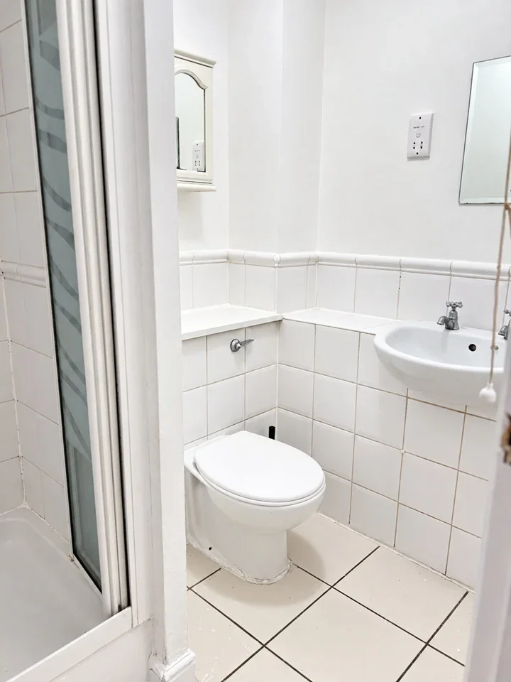 Flat Kingweston Close in Greater London