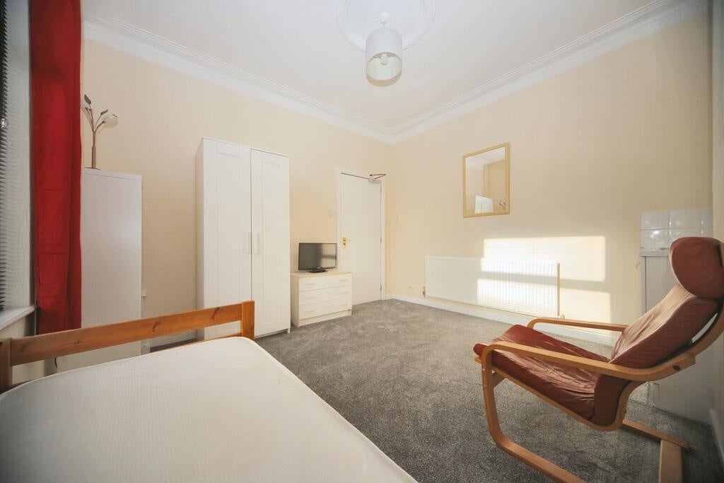 Room Darlington Street East in Hindley