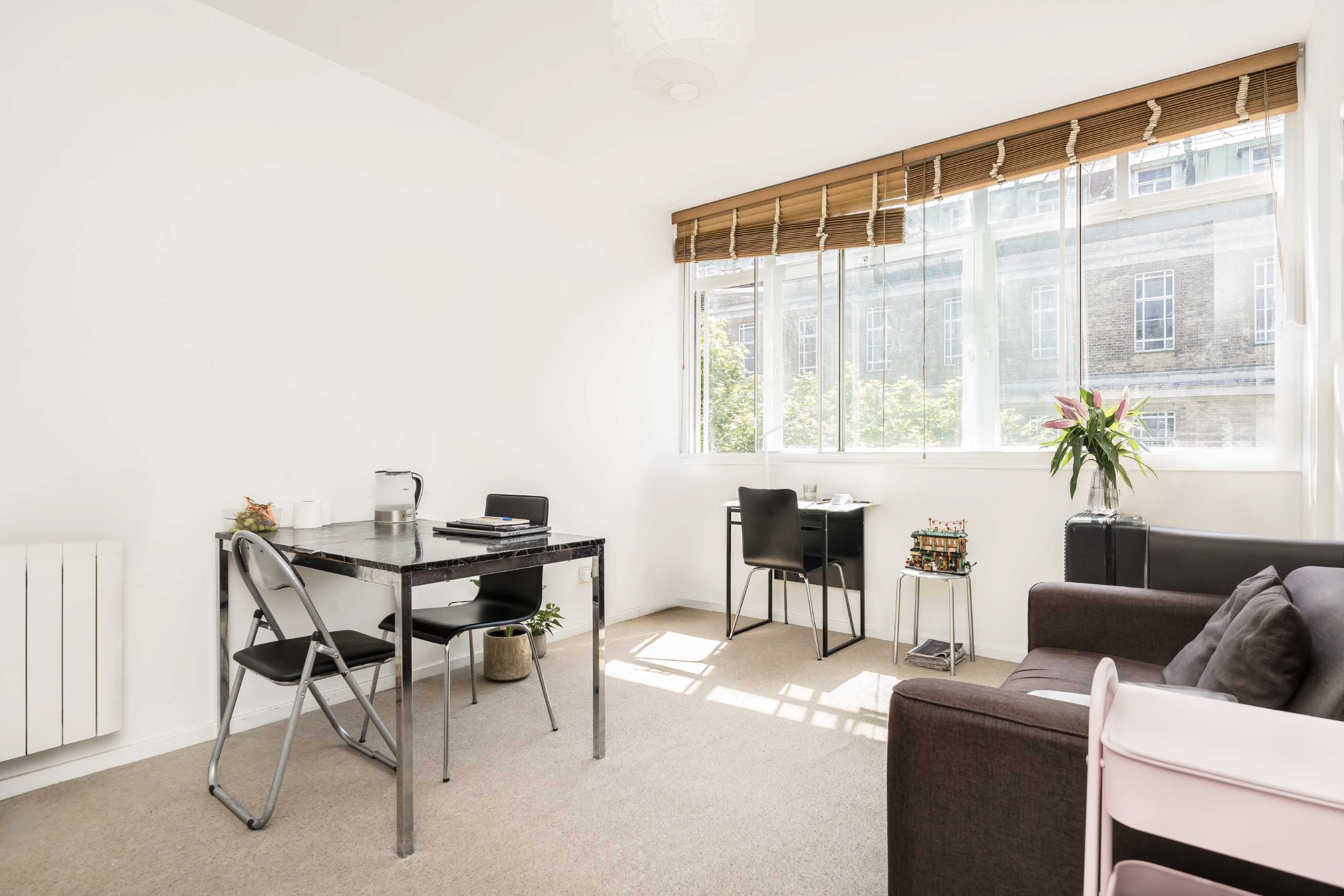 Flat Wakefield Mews in Greater London