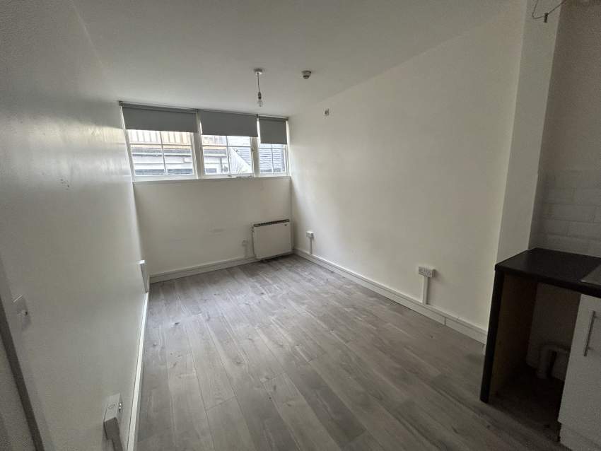 Room Western Road in Hove