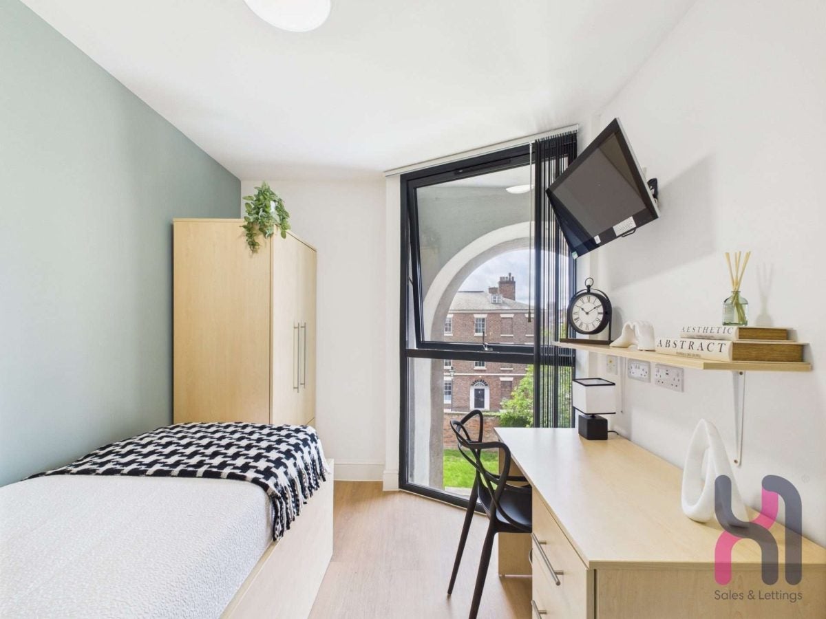 Room Mount Pleasant in Liverpool
