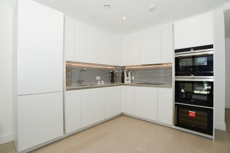 Flat Wentworth Street in Greater London