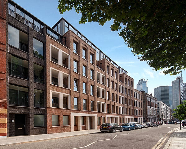 Flat Wentworth Street in Greater London