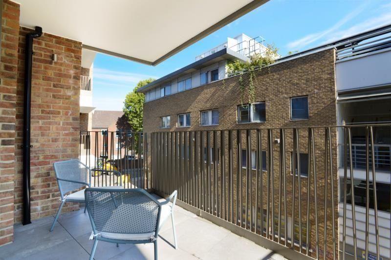Flat Wentworth Street in Greater London