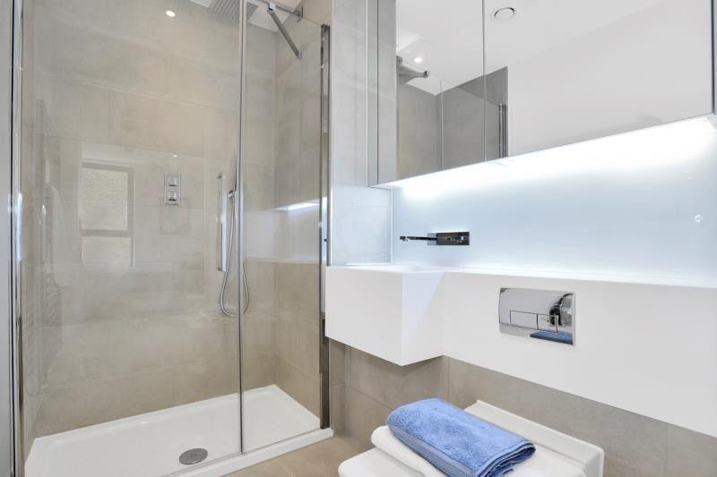 Flat Wentworth Street in Greater London