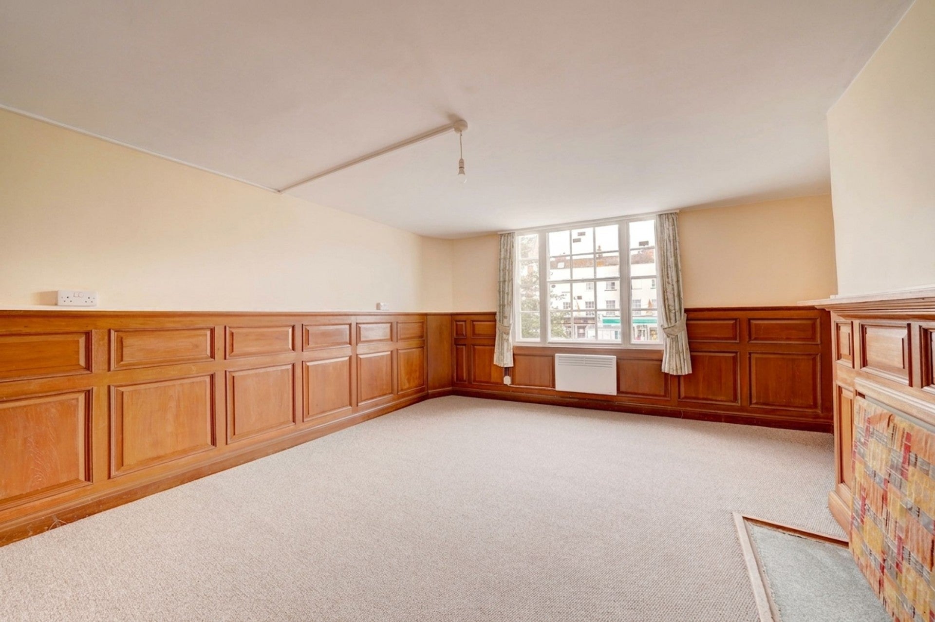 Flat Library Arcade in Wychavon