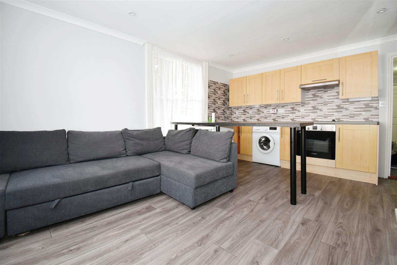 Flat Curzon Howe Road in Portsmouth