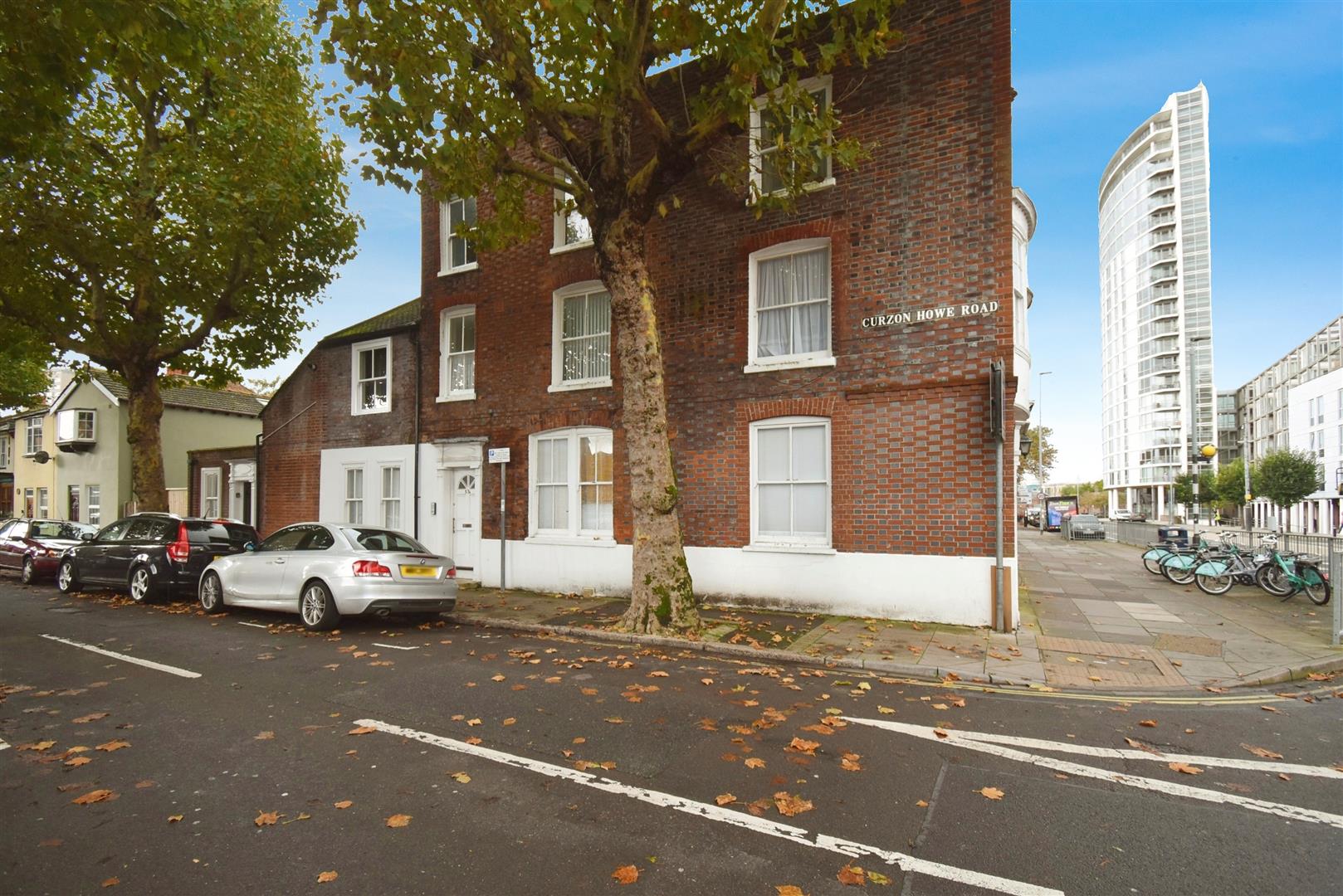 Flat Curzon Howe Road in Portsmouth