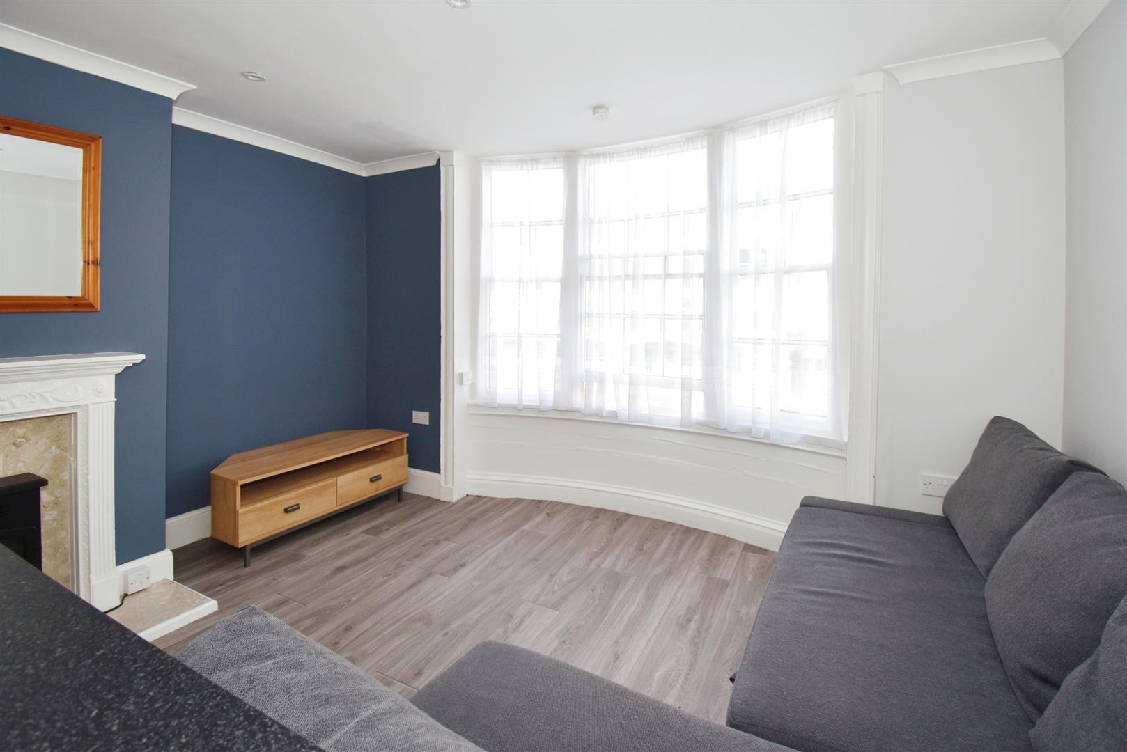 Flat Curzon Howe Road in Portsmouth