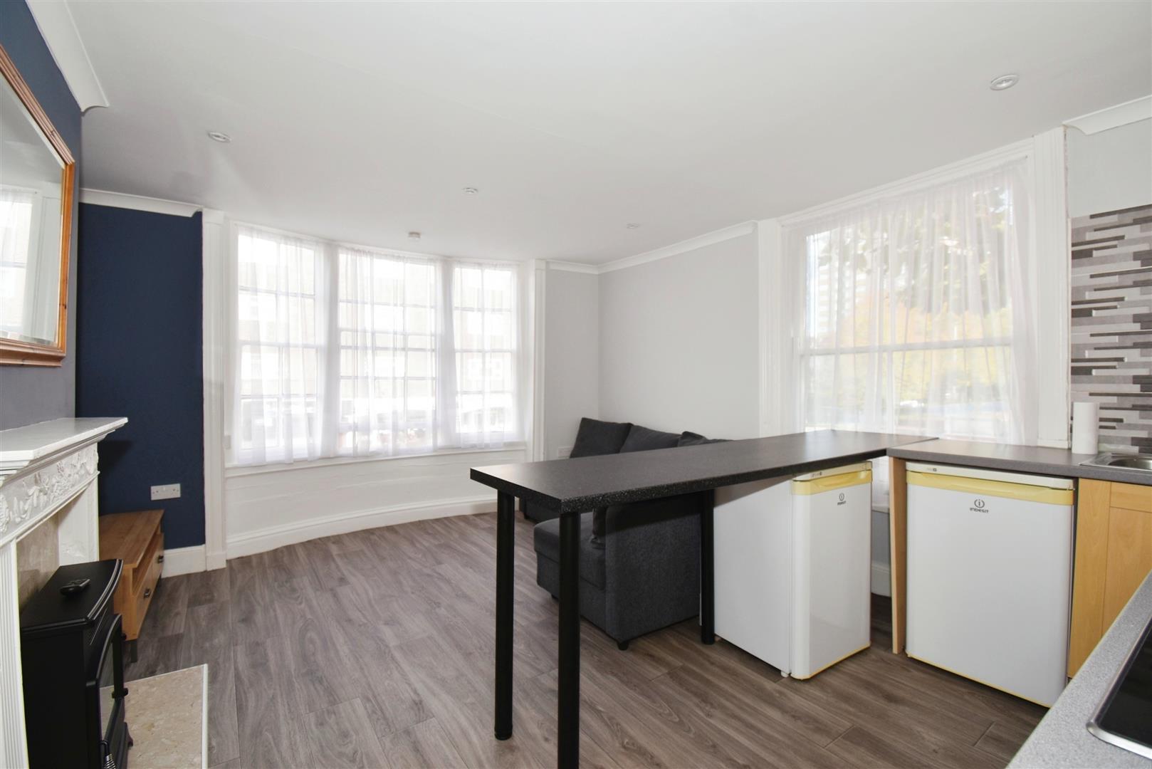 Flat Curzon Howe Road in Portsmouth