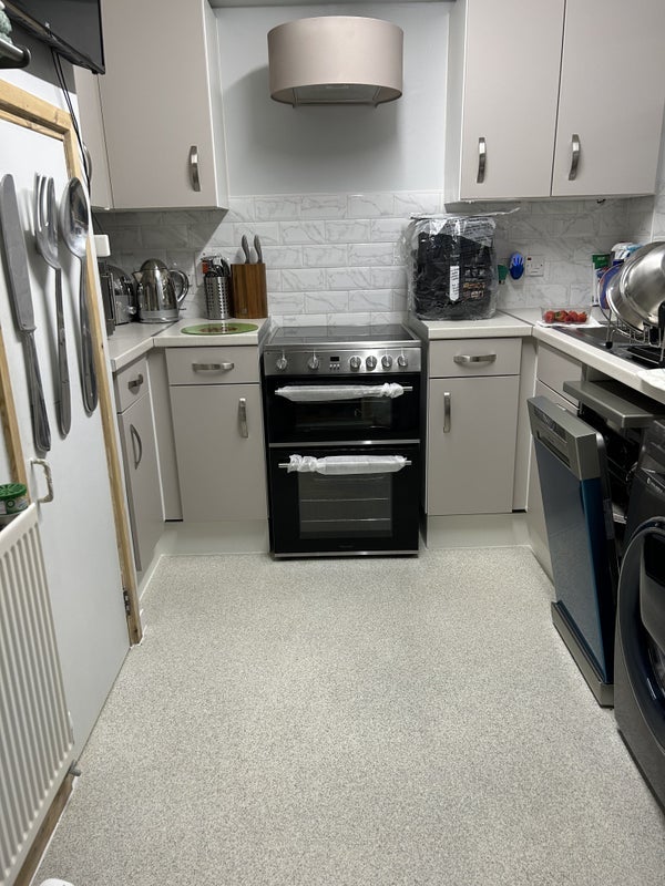Room Avenue Gardens in Greater London