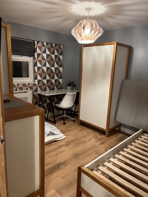 Room Avenue Gardens in Greater London