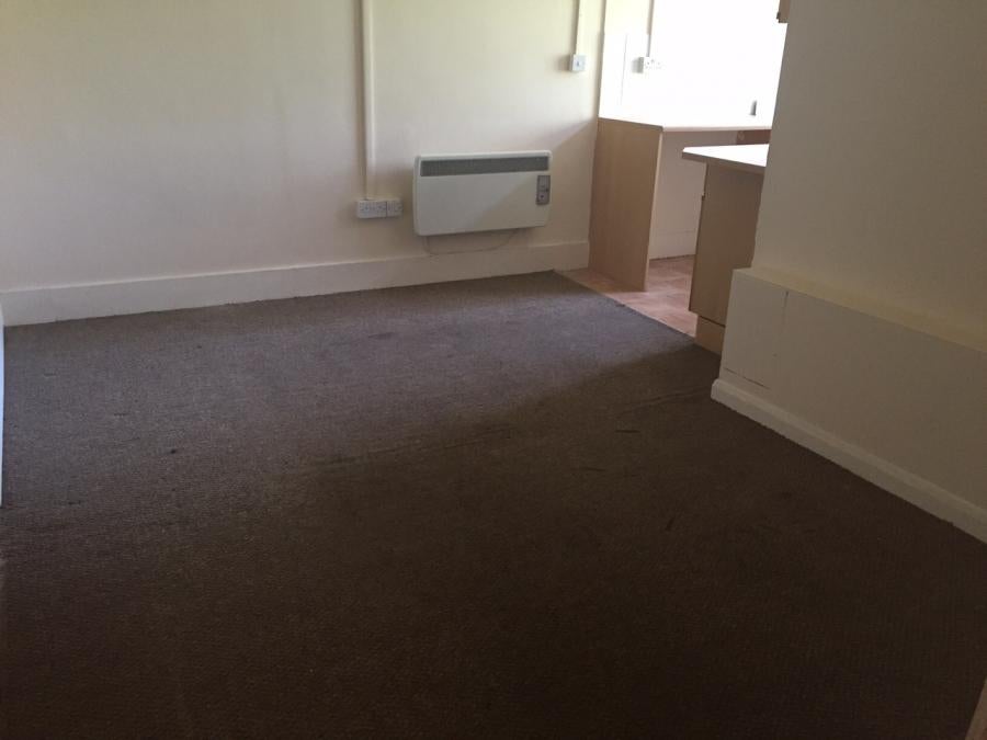 Room Upperton Gardens in Eastbourne