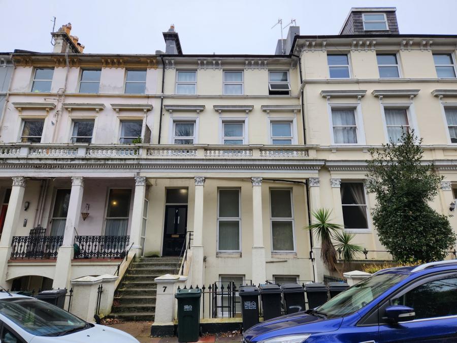 Room Upperton Gardens in Eastbourne