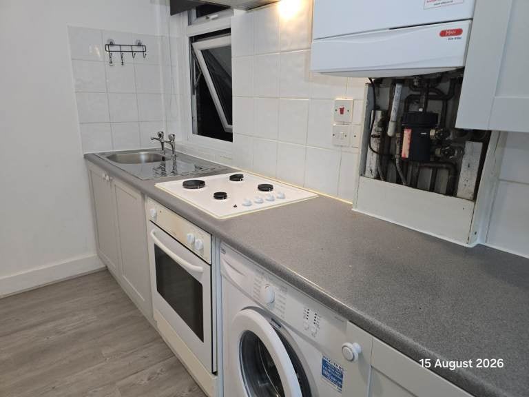 Flat Lorne Road in Greater London