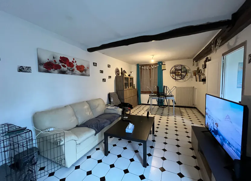 Flat Rue de la Passerelle in Ézy-sur-Eure