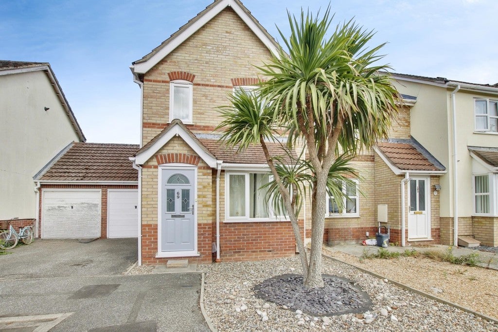 House Camargue Drive in Fenland District