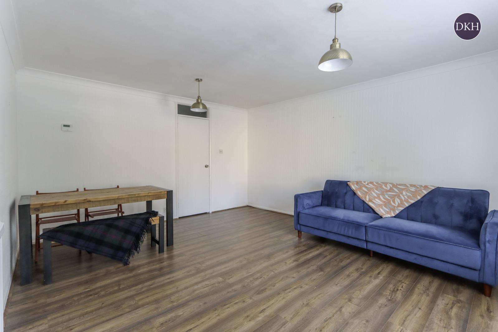Flat Grandfield Avenue in Watford