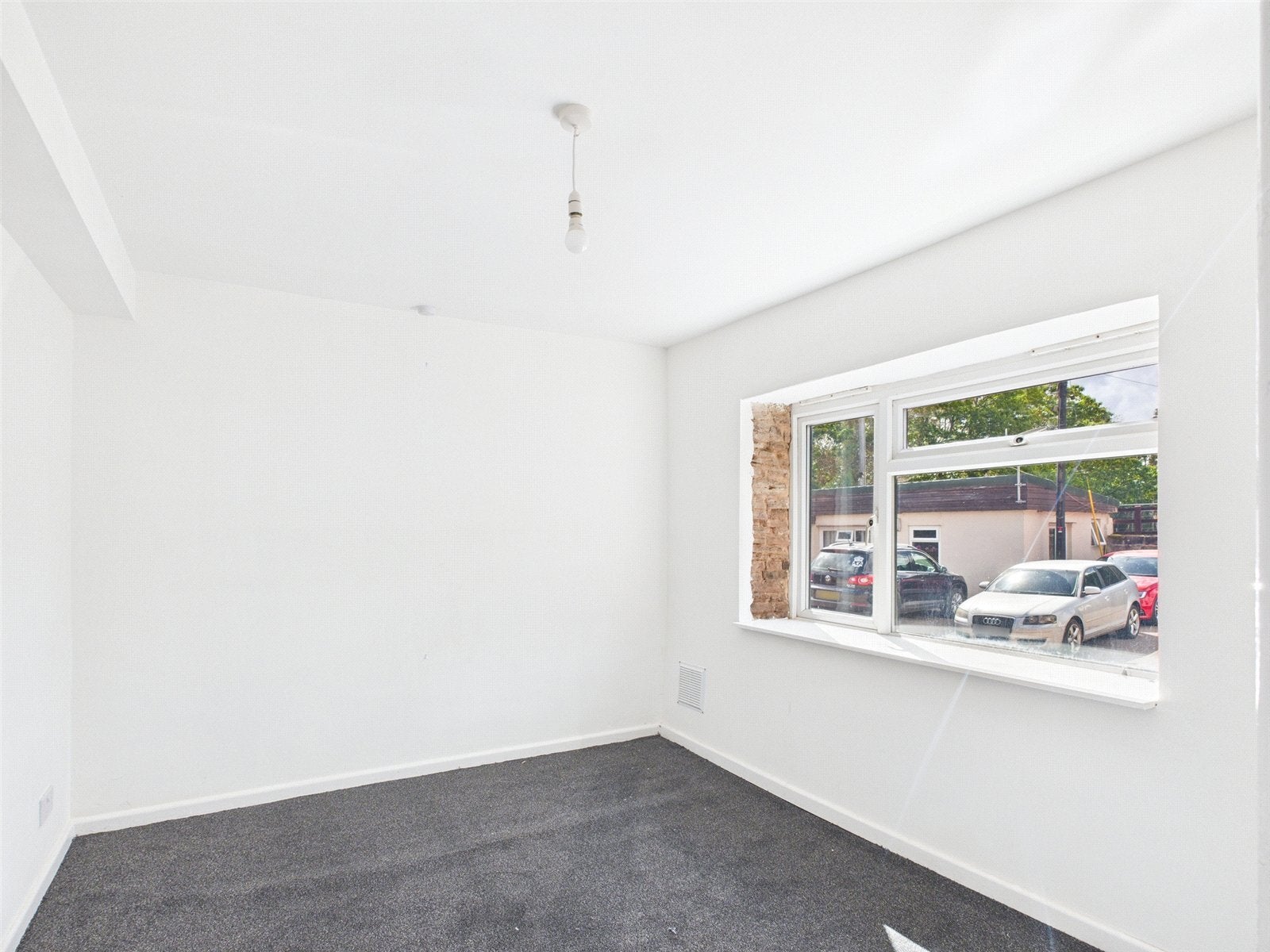Flat Netherton Road in Ross-on-Wye