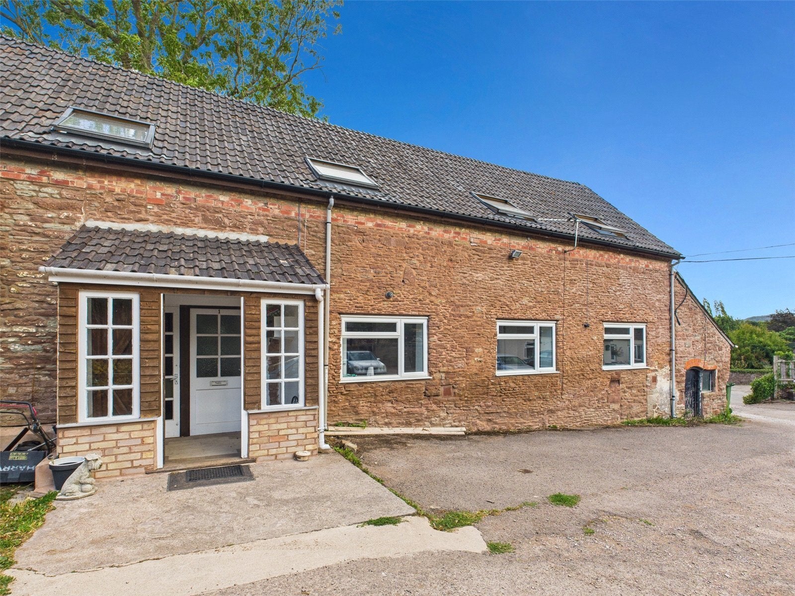 Flat Netherton Road in Ross-on-Wye