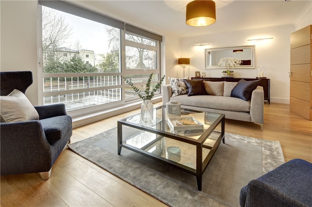 House Queensmead in Greater London