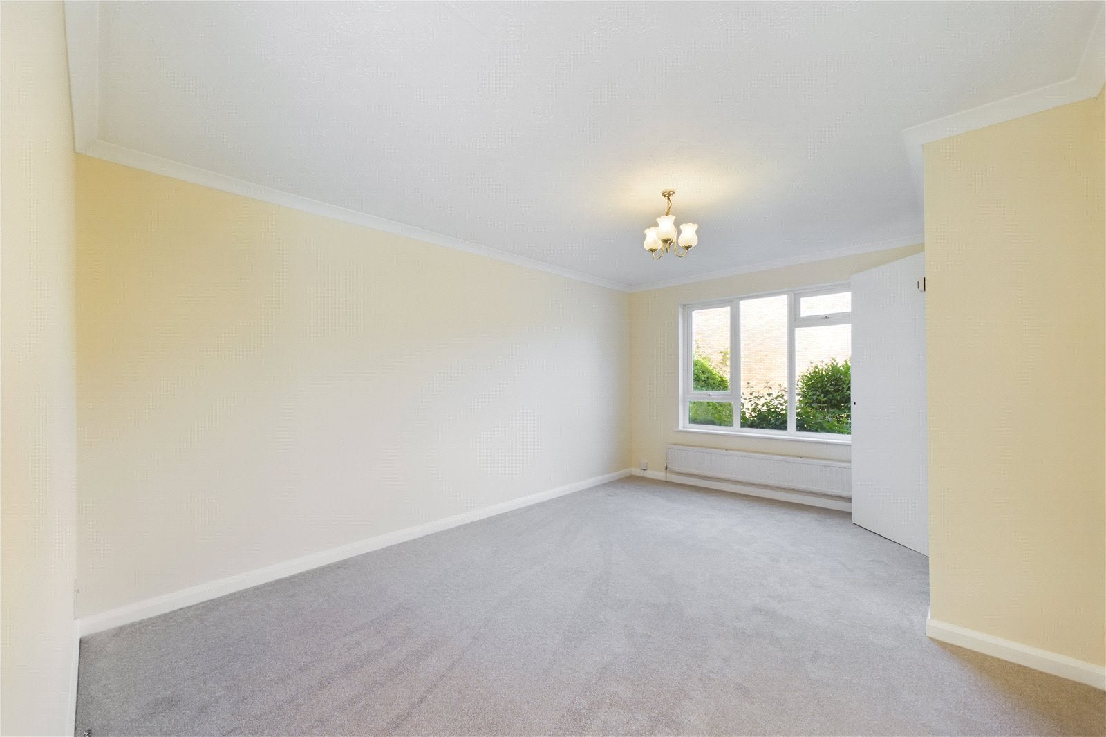 House Weyhill Close in Basingstoke and Deane