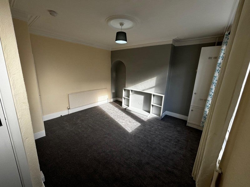 House Longroyd Grove in Leeds