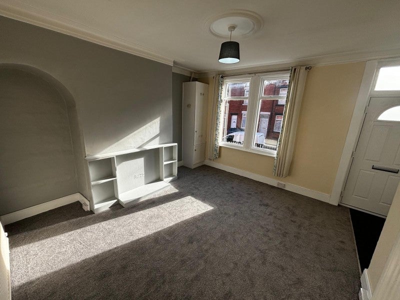 House Longroyd Grove in Leeds