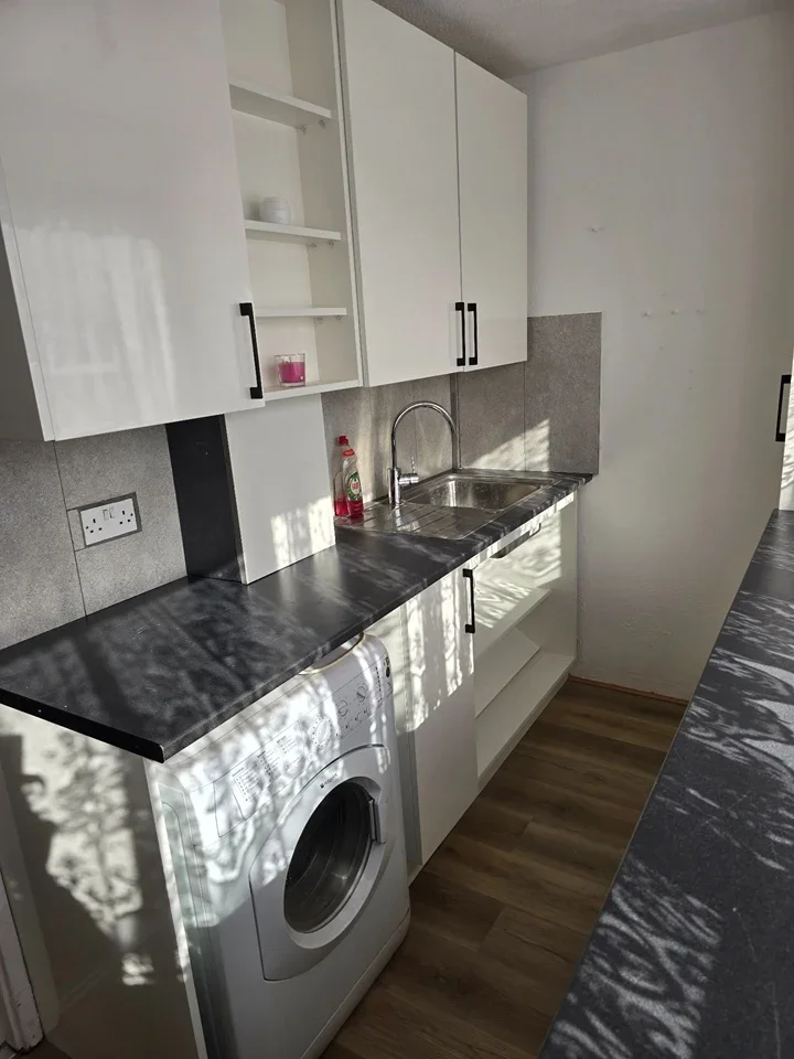 Flat Ashdown Road in Greater London