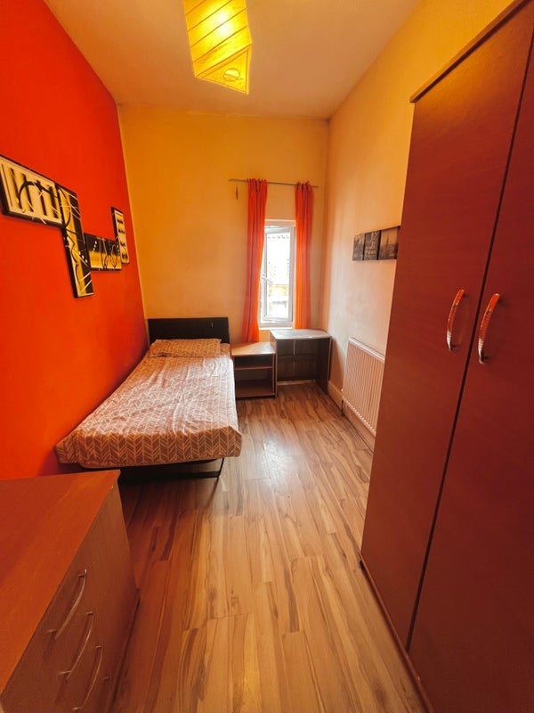 Room Rostherne Street in Salford