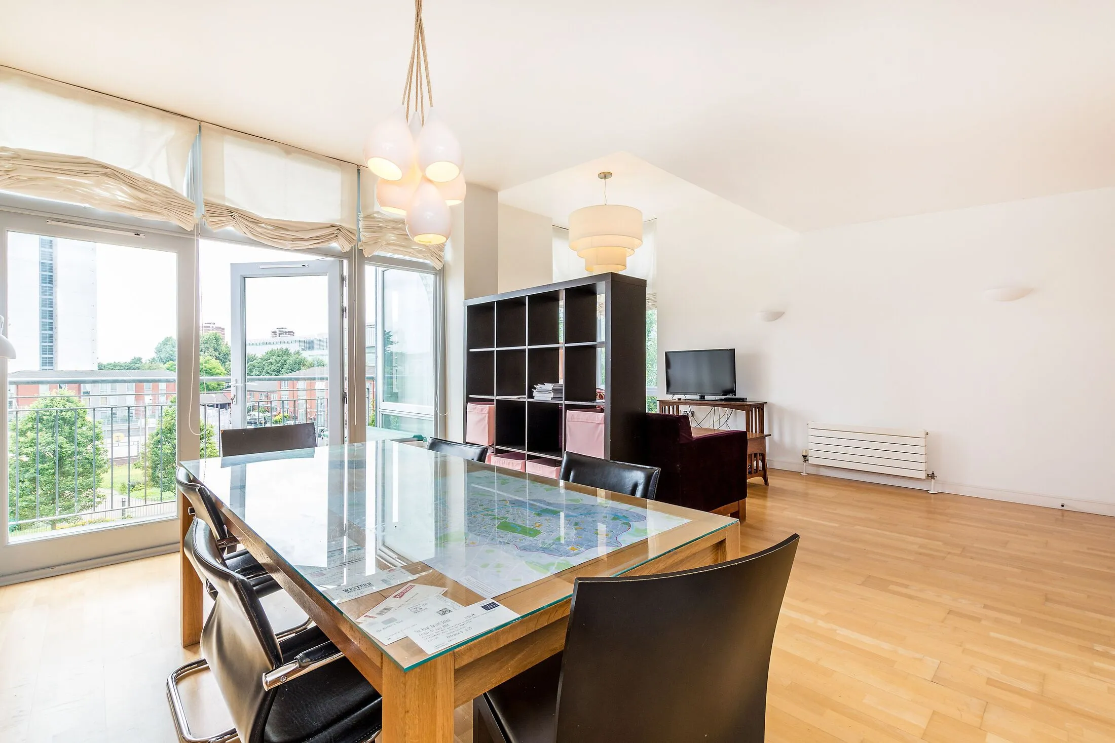 Flat Hunt Close in Greater London