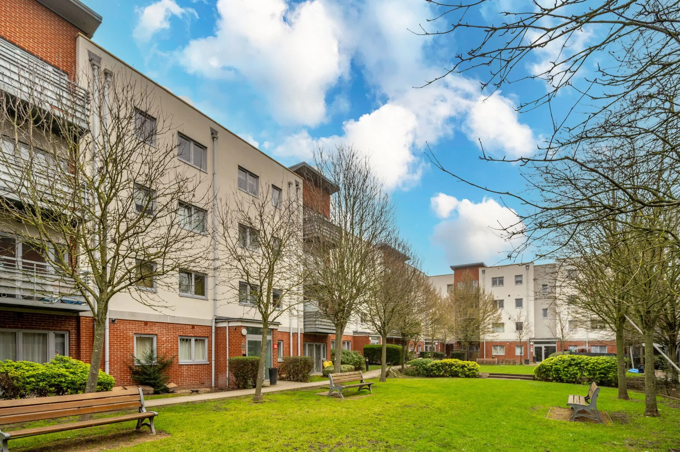 Flat Hawker Place in Greater London