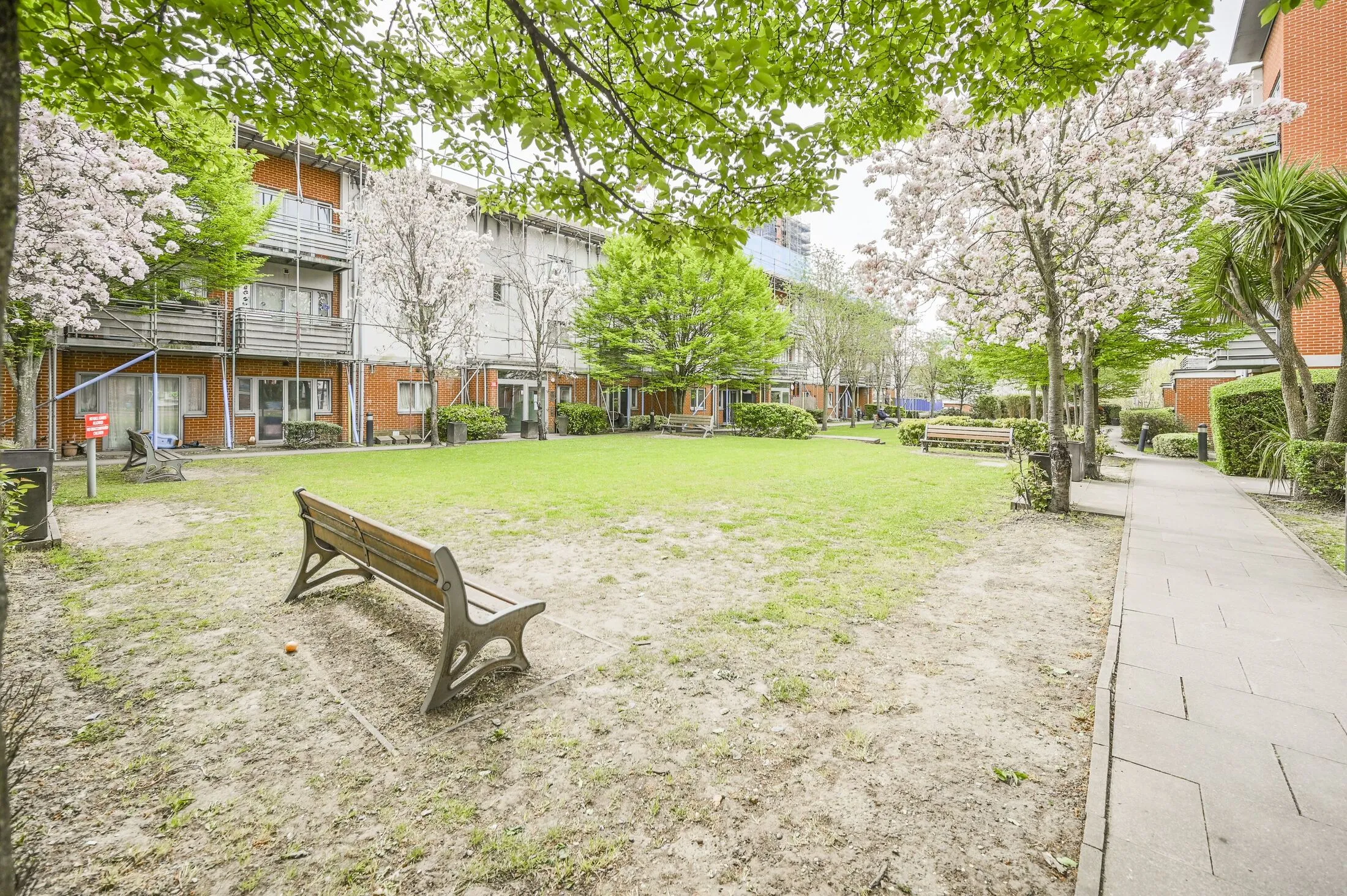 Flat Hawker Place in Greater London