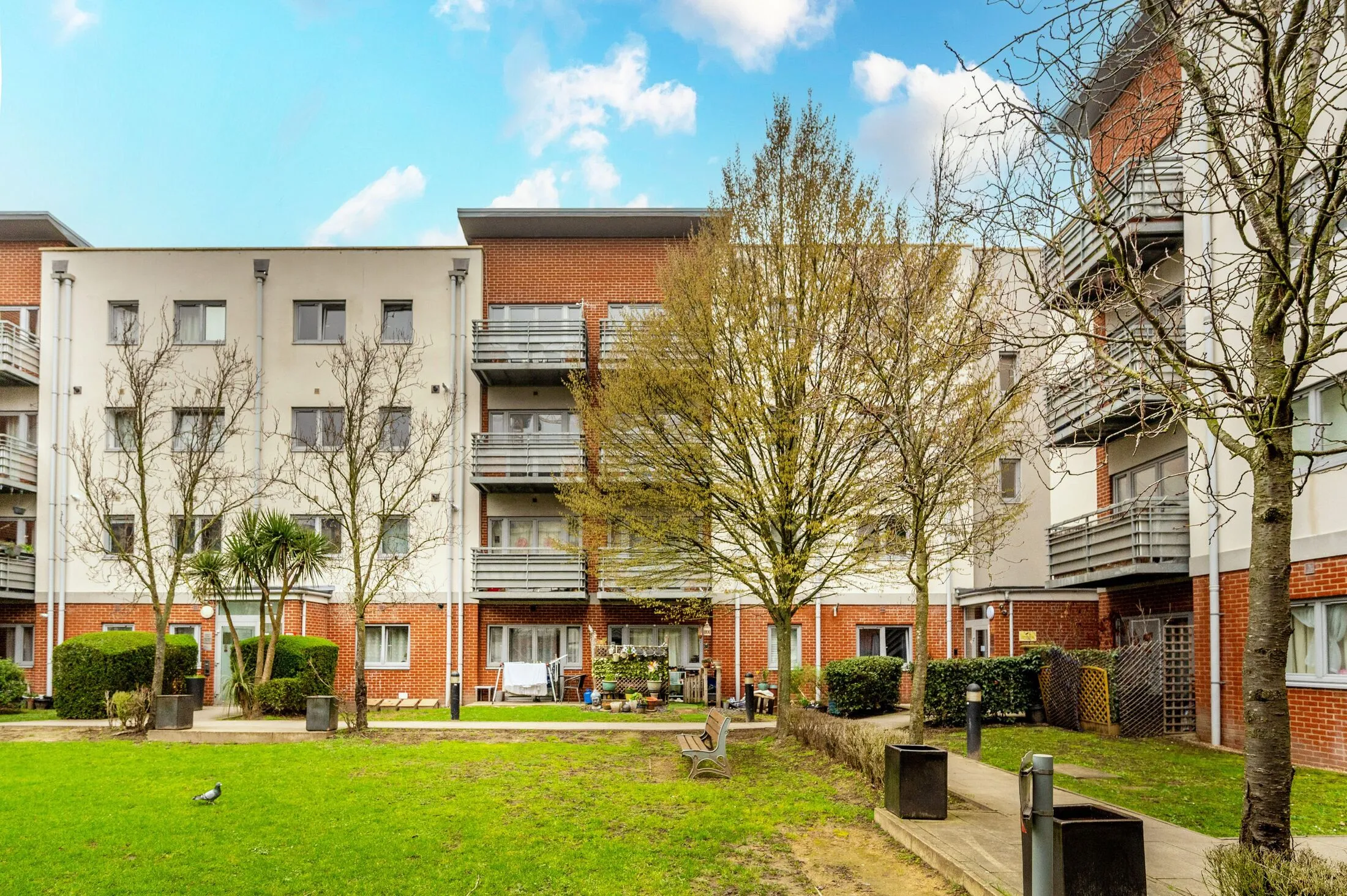 Flat Hawker Place in Greater London