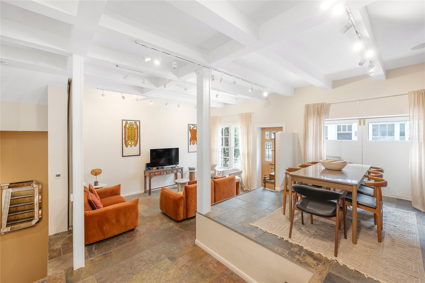 House Petersham Place in Greater London