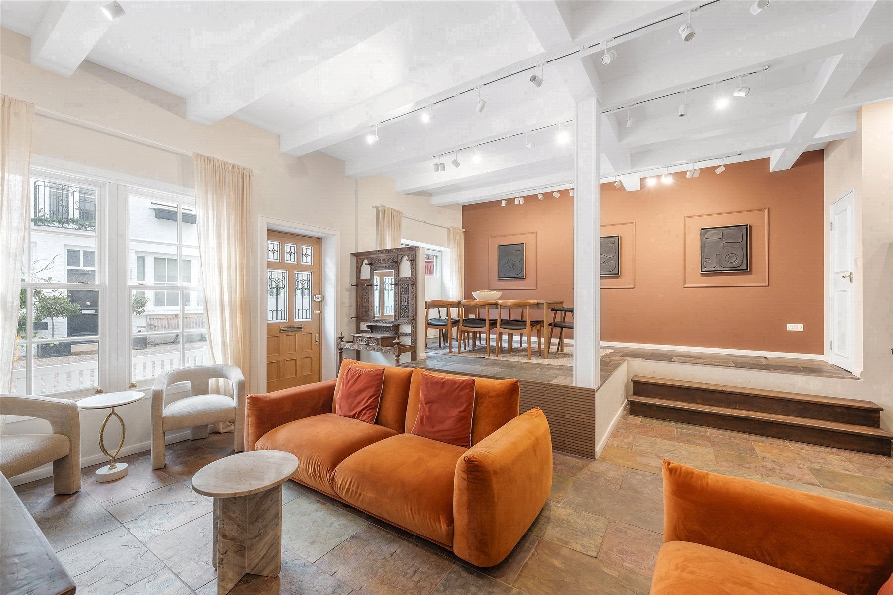 House Petersham Place in Greater London