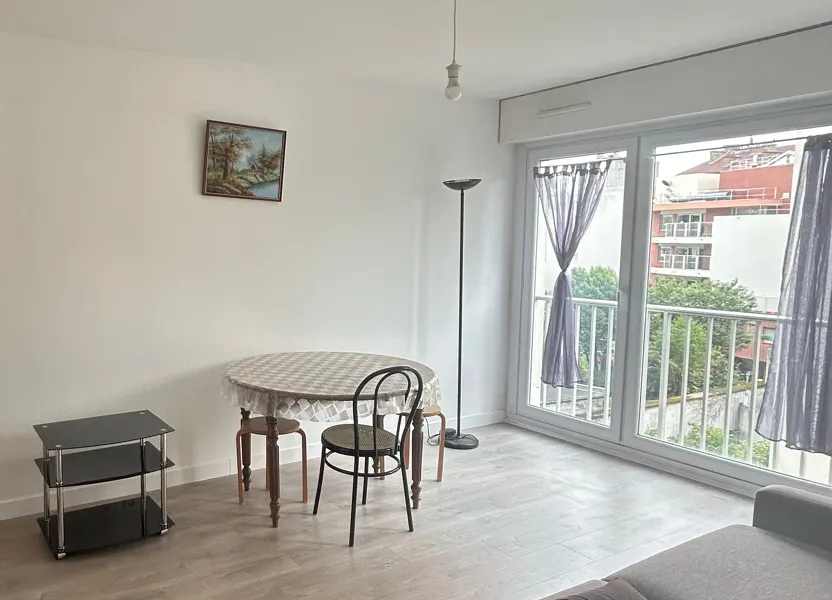Flat Rue Francis de Miomandre in Paris